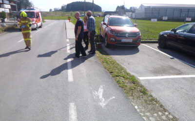 Aufräumarbeiten nach Verkehrsunfall