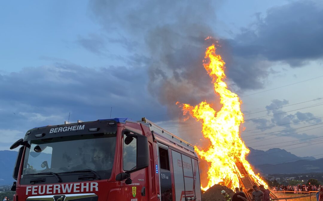 Bereitschaftsdienst Sonnwendfeuer