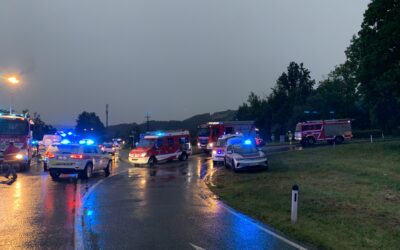 Verkehrsunfall mit eingeklemmter Person