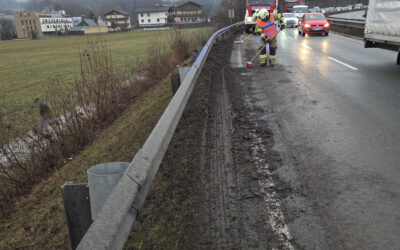 Aufräumen nach Verkehrsunfall