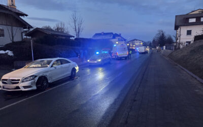 Aufräumarbeiten nach Verkehrsunfall