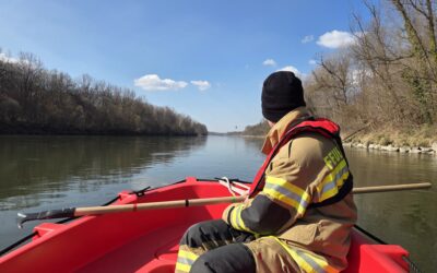 Suchaktion auf der Salzach